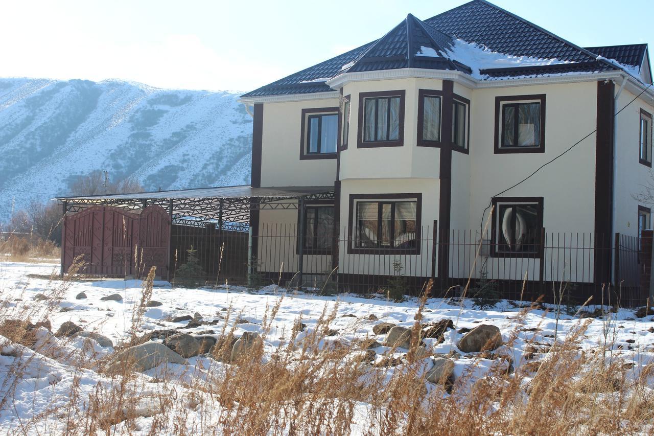 Mount Yard Karakol Exterior foto