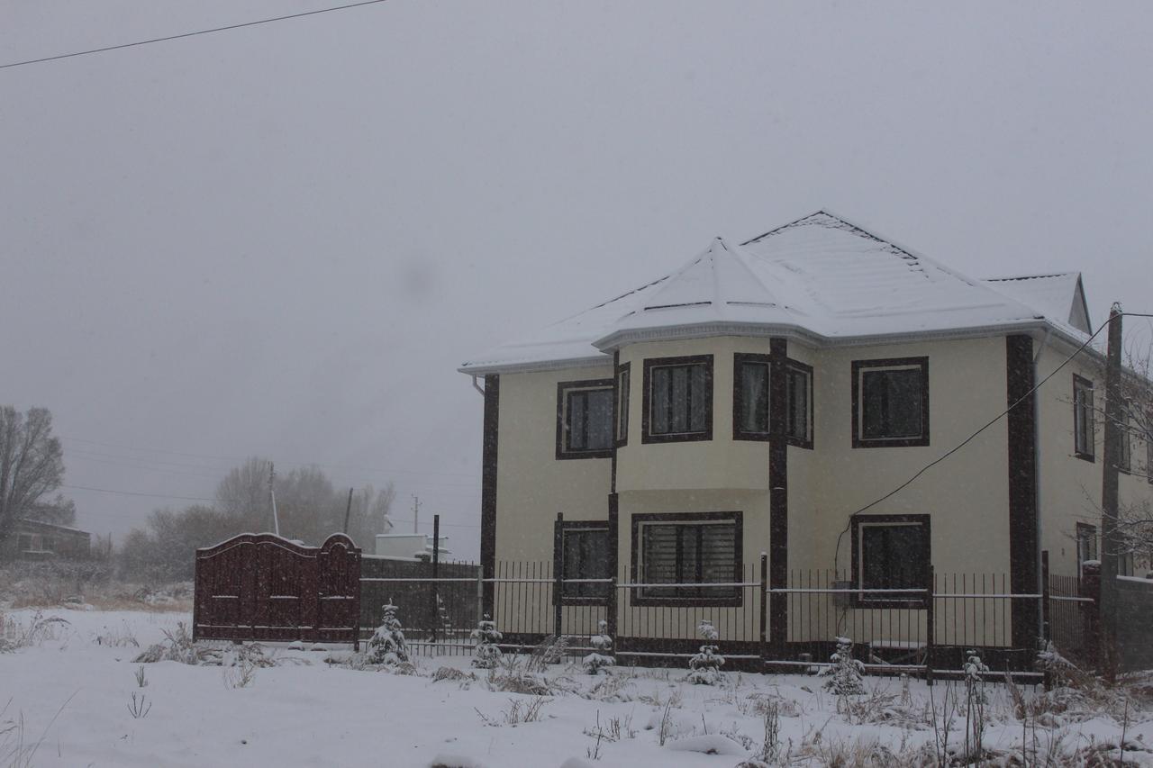 Mount Yard Karakol Exterior foto