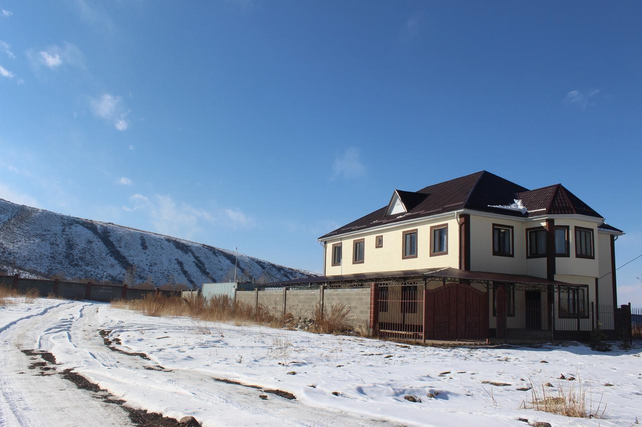 Mount Yard Karakol Exterior foto