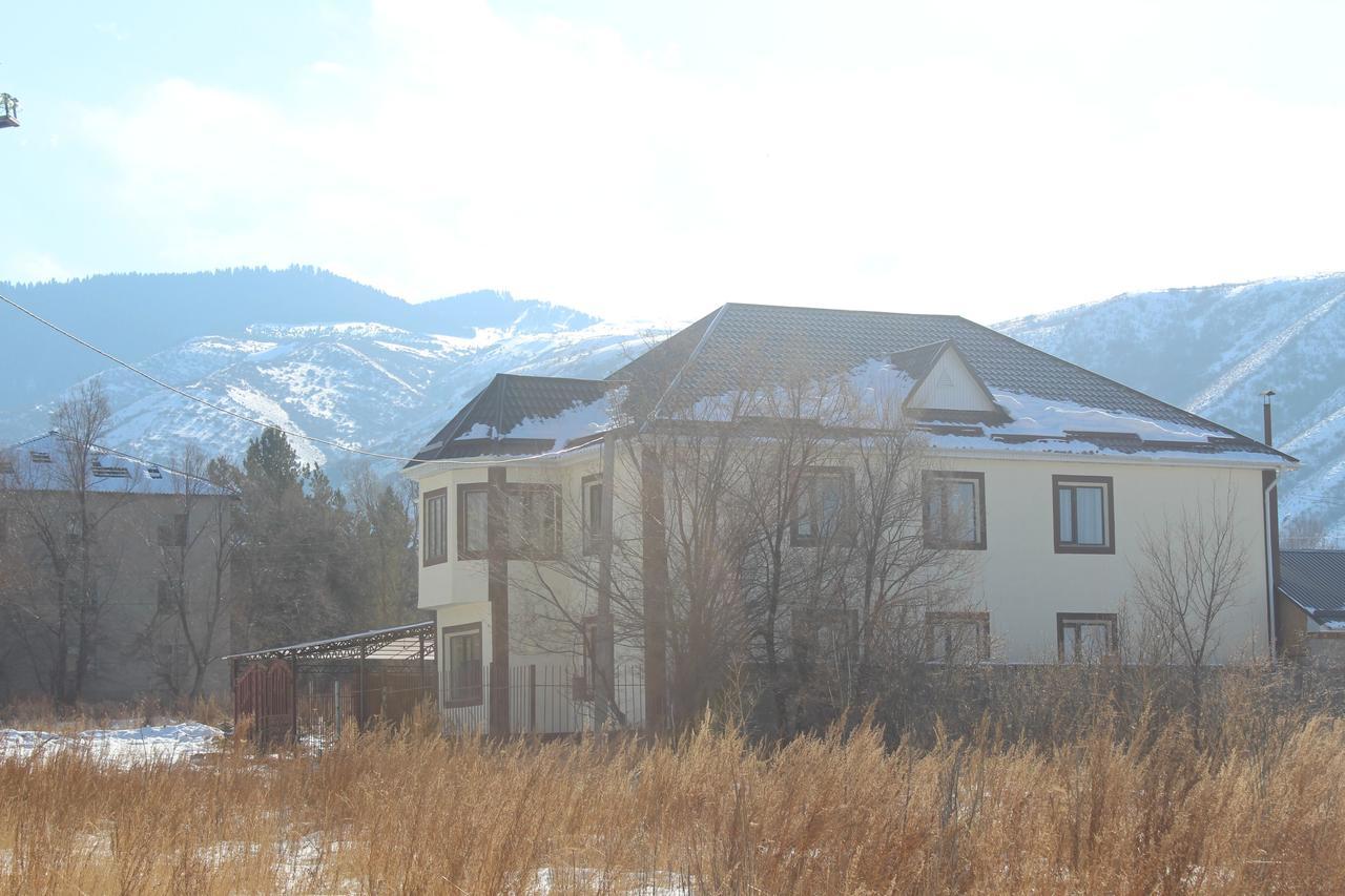 Mount Yard Karakol Exterior foto