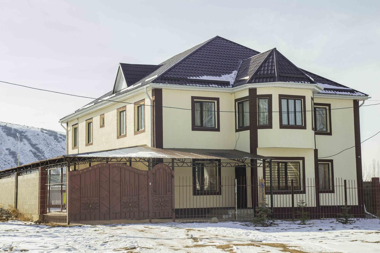 Mount Yard Karakol Exterior foto